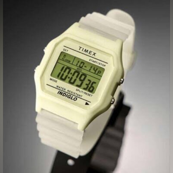 Timex T80 Glow In The Dark Watch - Picture 2 of 11